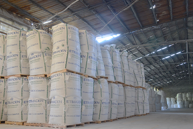 Raw material warehouse